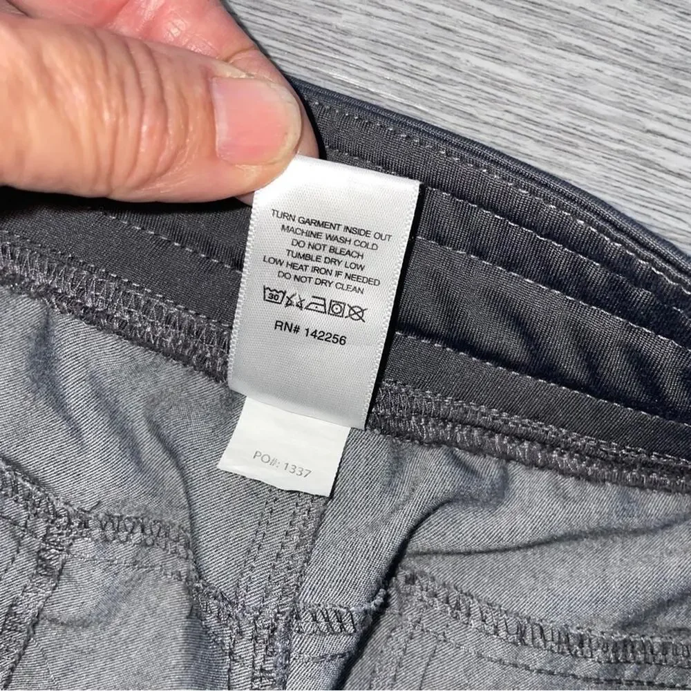 FIGS Axim Cargo Scrub Pant Men’s Medium Gray T2001 Technical Collection